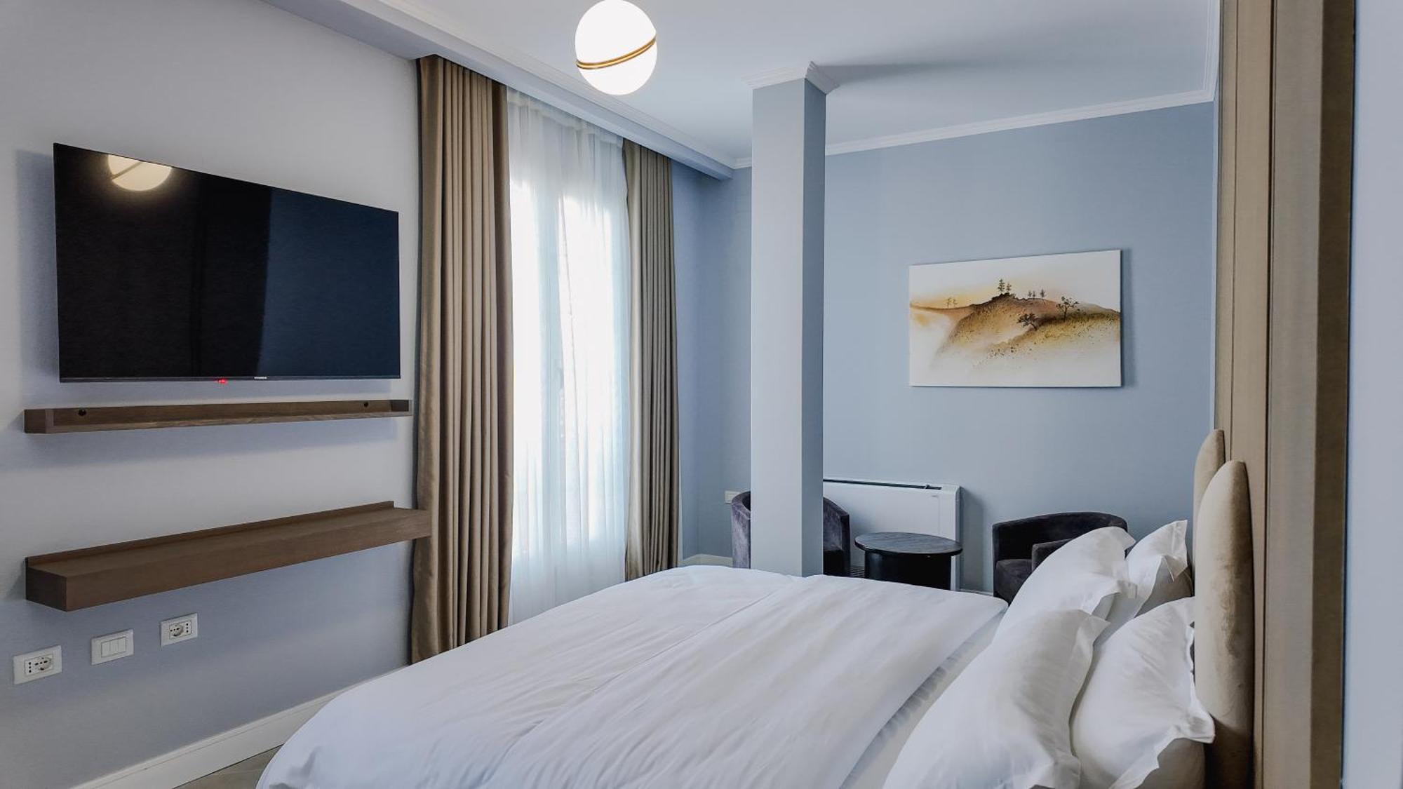 Oxygen Boutique Hotel Tirana Bagian luar foto